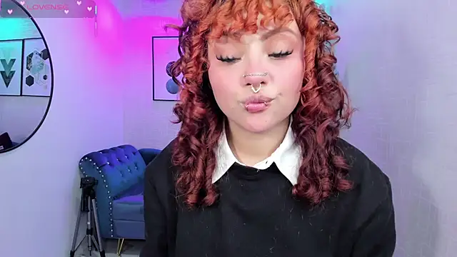 Snapshot of Theia_moon chatting on March 2, 2026, 5:09 pm Theia moon online show from March 2, 2026, 5:09 pm