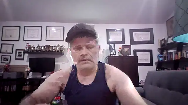 Snapshot of LARawAlways2 chatting on October 6, 2025, 4:08 pm LARawAlways2 online show from October 6, 2025, 4:08 pm