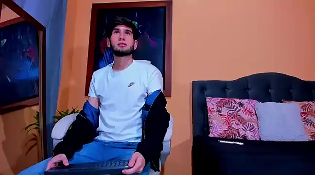 Snapshot of Thhiago_tay chatting on December 5, 2024, 12:50 pm Thhiago tay online show from December 5, 2024, 12:50 pm