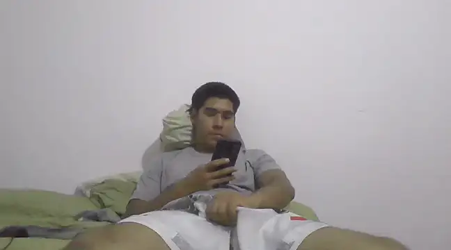 Snapshot of estudiante69 chatting on February 24, 2025, 3:23 am estudiante69 online show from February 24, 2025, 3:23 am