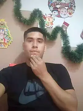 Snapshot of estudiante69 chatting on December 18, 2024, 5:00 pm estudiante69 online show from December 18, 2024, 5:00 pm