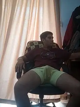 Snapshot of estudiante69 chatting on January 12, 2025, 7:53 pm estudiante69 online show from January 12, 2025, 7:53 pm