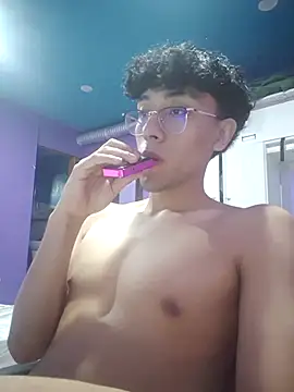 Snapshot of Fabpingon chatting on October 22, 2025, 6:46 am Fabpingon online show from October 22, 2025, 6:46 am