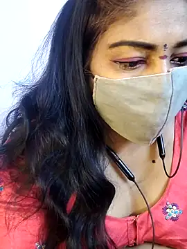 Snapshot of RomeoJuliet345 chatting on March 7, 2026, 5:40 pm RomeoJuliet345 online show from March 7, 2026, 5:40 pm