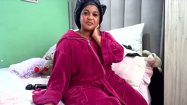 SexyEbony37X online show from May 26, 2026, 6:44 am
