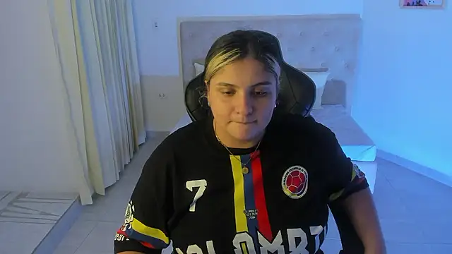 Snapshot of Sienna_Jones chatting on December 3, 2024, 2:53 am Sienna Jones online show from December 3, 2024, 2:53 am