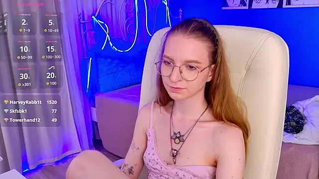 VioletShine online show from June 3, 2026, 2:33 pm