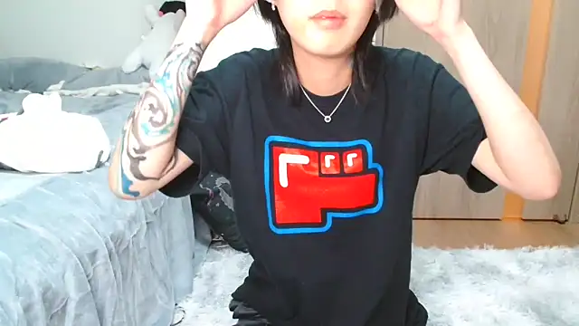 Snapshot of rei_0180 chatting on December 5, 2024, 12:36 am rei 0180 online show from December 5, 2024, 12:36 am