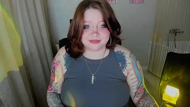 Snapshot of MoonLghte chatting on February 28, 2026, 7:35 pm MoonLghte online show from February 28, 2026, 7:35 pm