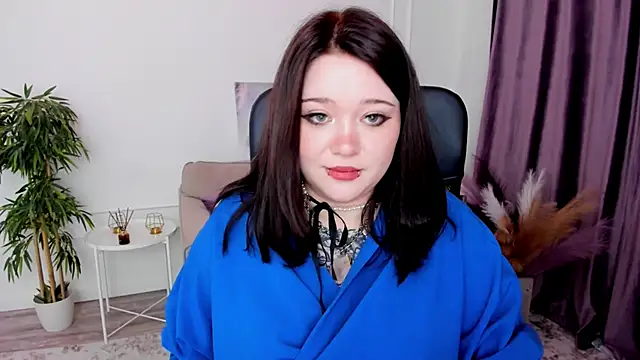 MoonLghte online show from March 19, 2025, 7:38 pm