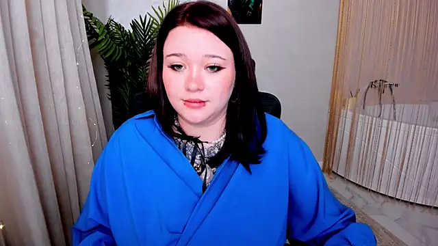 MoonLghte online show from March 18, 2025, 6:50 pm