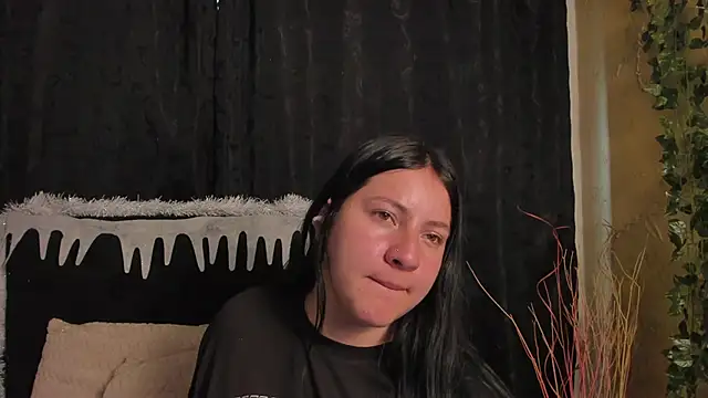 jenifer  power10 online show from November 26, 2025, 7:25 pm