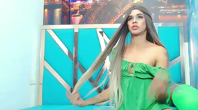 Snapshot of Luna_and_valery chatting on December 7, 2024, 10:56 pm Luna and valery online show from December 7, 2024, 10:56 pm