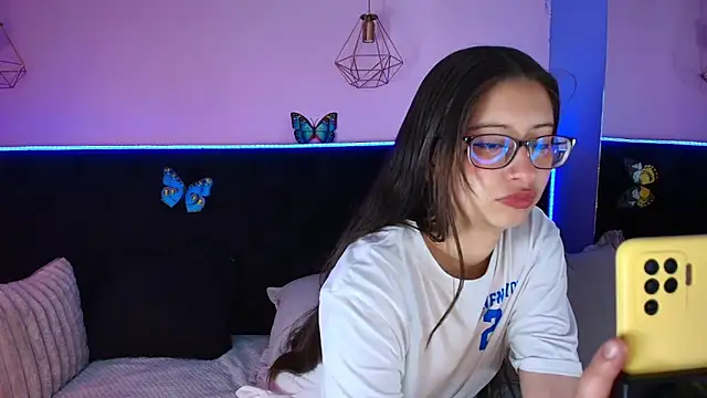 Snapshot of Anastasia_Whitee chatting on May 20, 2026, 4:20 am Anastasia Whitee online show from May 20, 2026, 4:20 am
