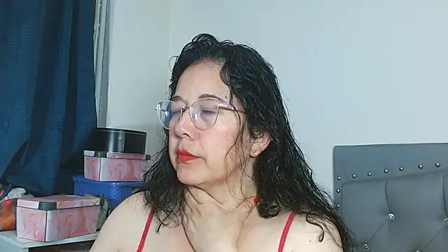 Snapshot of maturepriscila chatting on May 19, 2026, 1:29 pm maturepriscila online show from May 19, 2026, 1:29 pm