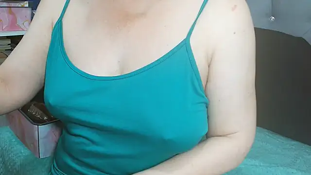 Snapshot of maturepriscila chatting on April 14, 2026, 11:37 am maturepriscila online show from April 14, 2026, 11:37 am