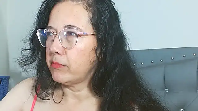 Snapshot of maturepriscila chatting on April 18, 2026, 1:35 pm maturepriscila online show from April 18, 2026, 1:35 pm