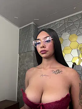 Snapshot of Tiffanny chatting on March 21, 2025, 3:46 pm Tiffanny online show from March 21, 2025, 3:46 pm