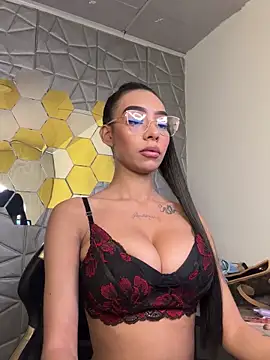 Snapshot of Tiffanny chatting on March 8, 2025, 12:30 pm Tiffanny online show from March 8, 2025, 12:30 pm