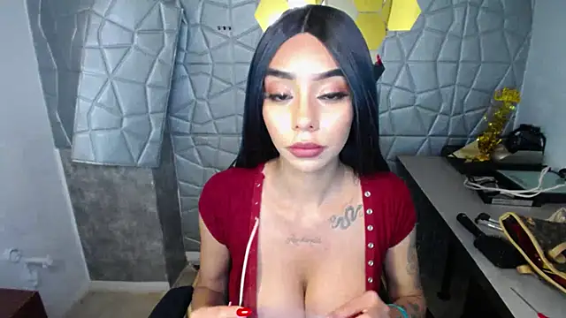 Snapshot of Tiffanny chatting on March 5, 2025, 6:45 pm Tiffanny online show from March 5, 2025, 6:45 pm