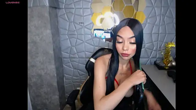 Snapshot of Tiffanny chatting on March 14, 2025, 12:51 pm Tiffanny online show from March 14, 2025, 12:51 pm