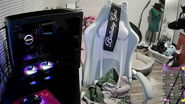 LilyFoxxx online show from November 26, 2025, 4:12 am