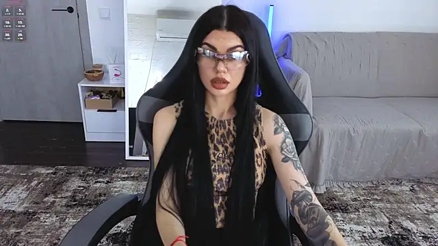 Tiffany lab online show from March 15, 2026, 9:49 am