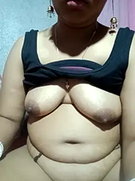 Snapshot of Super-Couple chatting on March 27, 2026, 6:11 am Super-Couple online show from March 27, 2026, 6:11 am