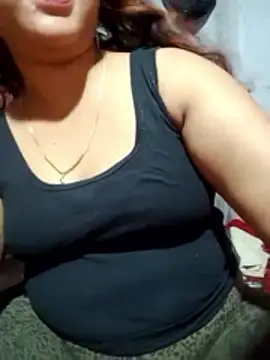 Snapshot of Super-Couple chatting on March 13, 2026, 4:56 pm Super-Couple online show from March 13, 2026, 4:56 pm