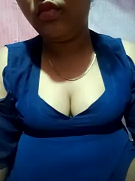 Snapshot of Super-Couple chatting on March 10, 2026, 11:42 pm Super-Couple online show from March 10, 2026, 11:42 pm