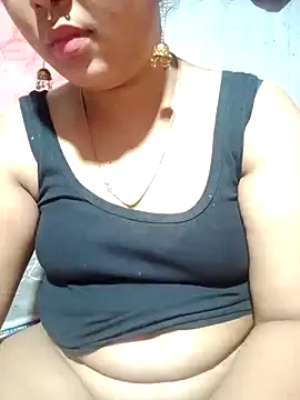 Snapshot of Super-Couple chatting on March 19, 2026, 5:13 pm Super-Couple online show from March 19, 2026, 5:13 pm