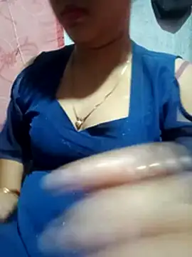 Snapshot of Super-Couple chatting on March 3, 2026, 2:02 pm Super-Couple online show from March 3, 2026, 2:02 pm