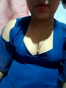 Snapshot of Super-Couple chatting on March 2, 2026, 8:32 am Super-Couple online show from March 2, 2026, 8:32 am