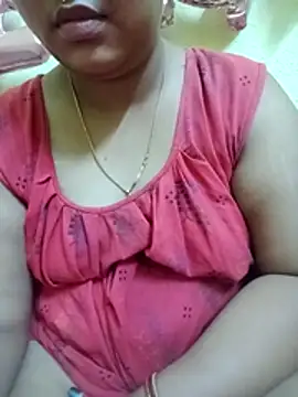 Snapshot of Super-Couple chatting on May 29, 2026, 4:02 pm Super-Couple online show from May 29, 2026, 4:02 pm