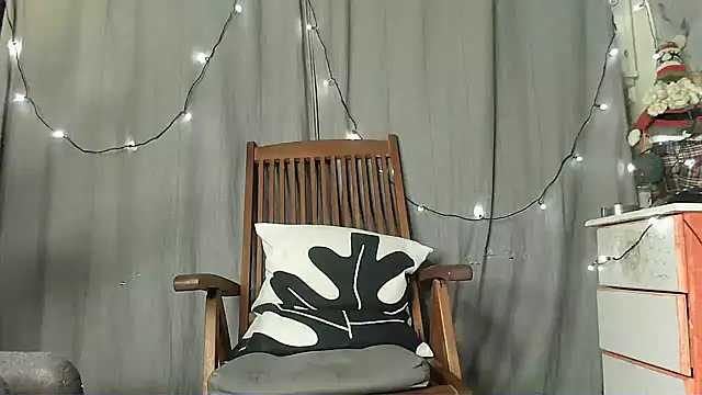 Snapshot of Skinnyshiny_boy chatting on January 21, 2025, 5:27 am Skinnyshiny boy online show from January 21, 2025, 5:27 am