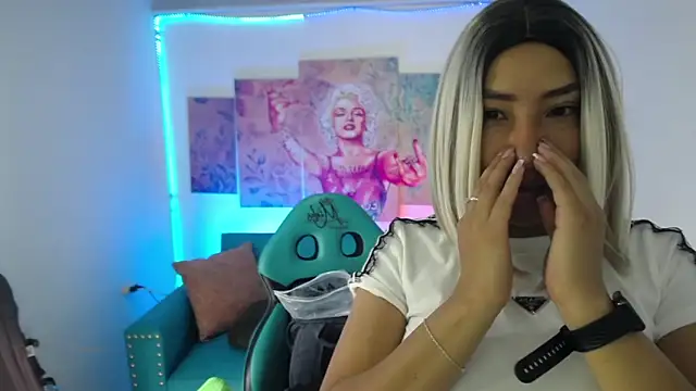 Snapshot of Sofi_hot_4m chatting on February 4, 2026, 1:39 pm Sofi hot 4m online show from February 4, 2026, 1:39 pm