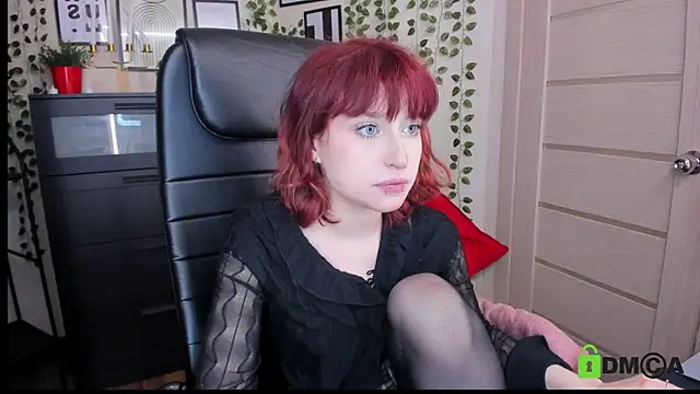 Snapshot of ElizaNik_ chatting on June 20, 2026, 10:04 pm ElizaNik online show from June 20, 2026, 10:04 pm