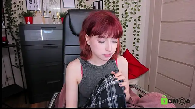 Snapshot of ElizaNik_ chatting on June 24, 2026, 11:24 pm ElizaNik online show from June 24, 2026, 11:24 pm