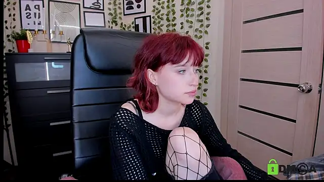 Snapshot of ElizaNik_ chatting on June 14, 2026, 2:24 am ElizaNik online show from June 14, 2026, 2:24 am