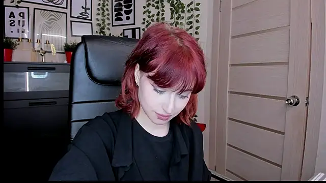 Snapshot of ElizaNik_ chatting on July 8, 2026, 11:05 pm ElizaNik online show from July 8, 2026, 11:05 pm