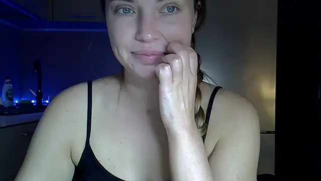 Snapshot of Lucky_Anna chatting on March 1, 2026, 7:03 pm Lucky Anna online show from March 1, 2026, 7:03 pm