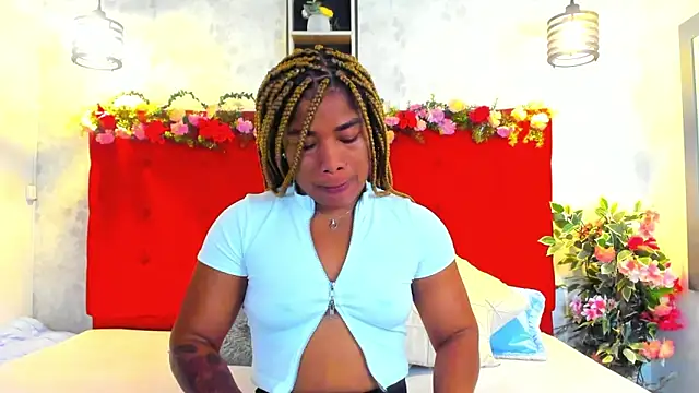 Snapshot of SilvannaFit chatting on February 21, 2026, 9:00 am SilvannaFit online show from February 21, 2026, 9:00 am