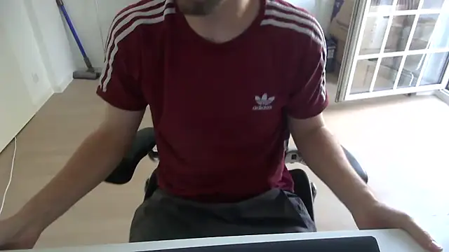 taallguyy 196 online show from May 26, 2026, 4:54 am