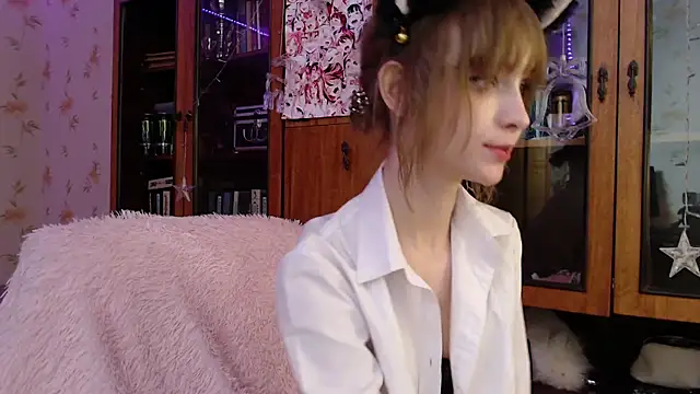 Snapshot of cloudgirrl chatting on January 31, 2025, 12:50 am cloudgirrl online show from January 31, 2025, 12:50 am