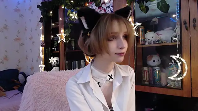 Snapshot of cloudgirrl chatting on February 27, 2025, 7:37 pm cloudgirrl online show from February 27, 2025, 7:37 pm