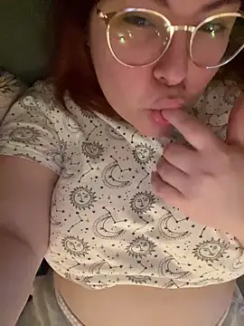 Snapshot of SoshyBaby chatting on February 17, 2025, 11:33 pm SoshyBaby online show from February 17, 2025, 11:33 pm