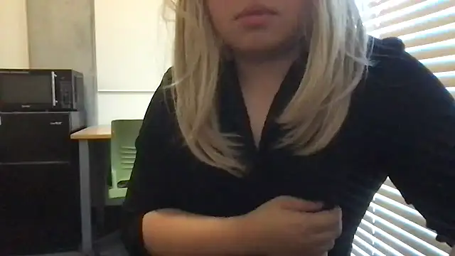 Snapshot of Jessica-Aine chatting on December 4, 2024, 3:59 pm Jessica-Aine online show from December 4, 2024, 3:59 pm