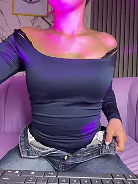 Aaliyah Salma online show from May 27, 2026, 2:08 am