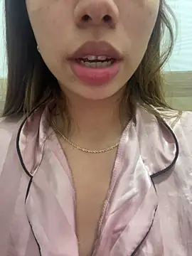 Snapshot of Aaliyah_Salma chatting on June 24, 2026, 4:27 pm Aaliyah Salma online show from June 24, 2026, 4:27 pm