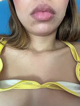 Snapshot of Aaliyah_Salma chatting on July 12, 2026, 6:58 am Aaliyah Salma online show from July 12, 2026, 6:58 am